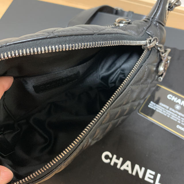 CHANEL(シャネル)のROSE様ご専用　CHANELマトラッセチェーンボディバッグ レディースのバッグ(ボディバッグ/ウエストポーチ)の商品写真