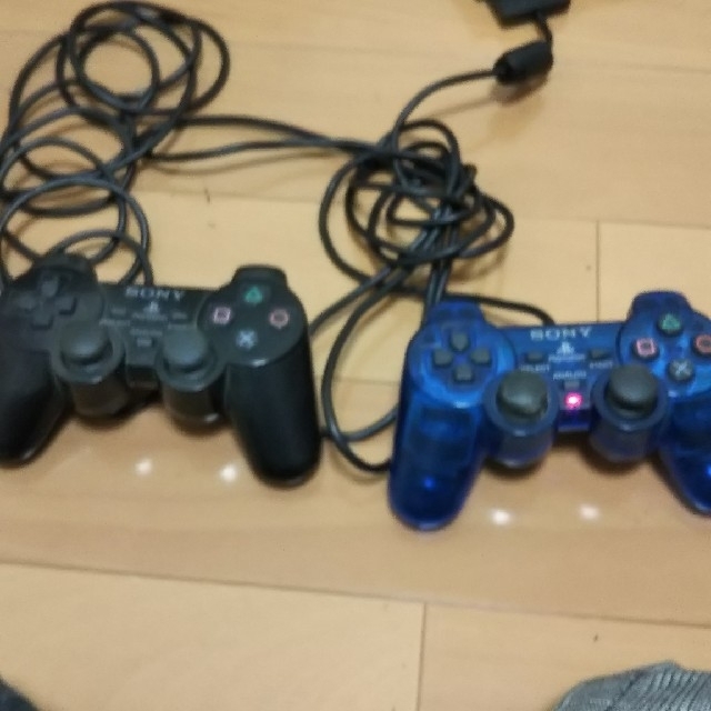 ps2本体　薄型 エンタメ/ホビーのゲームソフト/ゲーム機本体(家庭用ゲーム機本体)の商品写真