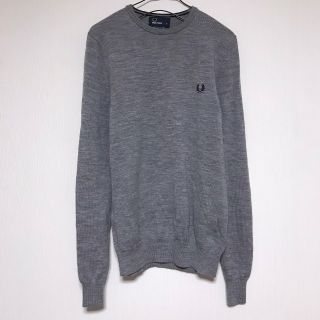 フレッドペリー(FRED PERRY)のFRED PERRY フレッドペリー ニット セーター ウール グレー 刺繍ロゴ(ニット/セーター)