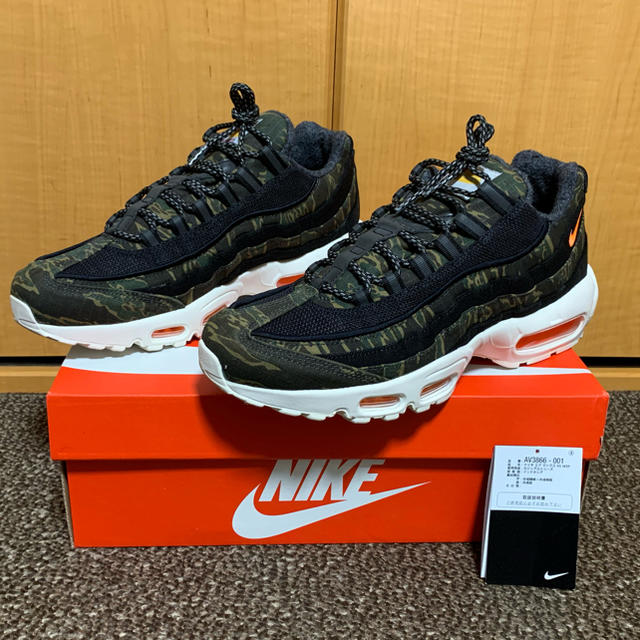 NIKE(ナイキ)のNIKE AIR MAX 95 carhartt WIP メンズの靴/シューズ(スニーカー)の商品写真