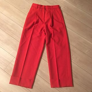 バーニーズニューヨーク(BARNEYS NEW YORK)のバーニーズニューヨーク レッドワイドクロップドパンツ(クロップドパンツ)