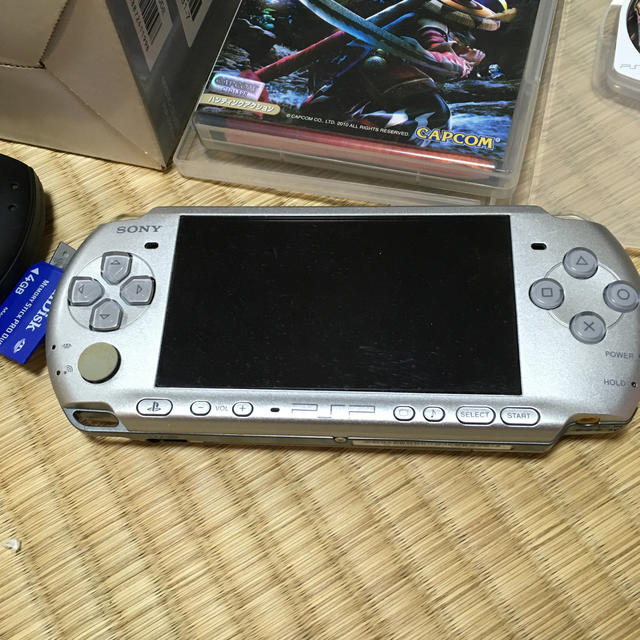 PSP 3000 諸々セット サガフロ1と2もメモリにあります。