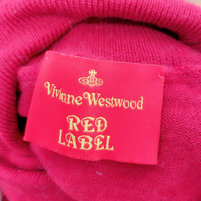 Vivienne Westwood(ヴィヴィアンウエストウッド)の【送料込】vivienne  タートルネック レッドレーベル 赤 レッド ニット レディースのトップス(ニット/セーター)の商品写真