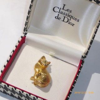 クリスチャンディオール(Christian Dior)のDior猫ブローチ　中古品(ブローチ/コサージュ)