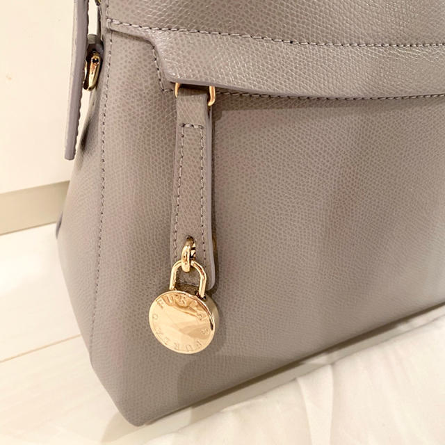 Furla(フルラ)の大人気♡ FURLA パイパー Mサイズ レディースのバッグ(ハンドバッグ)の商品写真