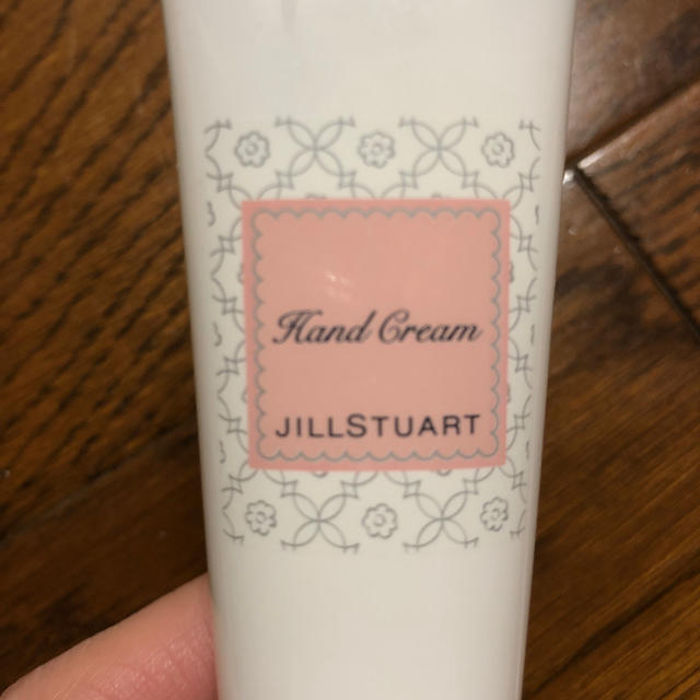 JILLSTUART(ジルスチュアート)のatan_810様専用　ジルスチュアート　ハンドクリーム コスメ/美容のボディケア(ハンドクリーム)の商品写真