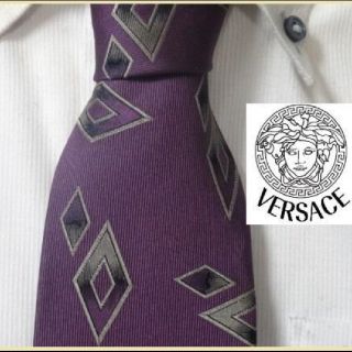 ジャンニヴェルサーチ(Gianni Versace)の大人気ジャンニヴェルサーチ【気品溢れる】ネクタイ希少(ネクタイ)