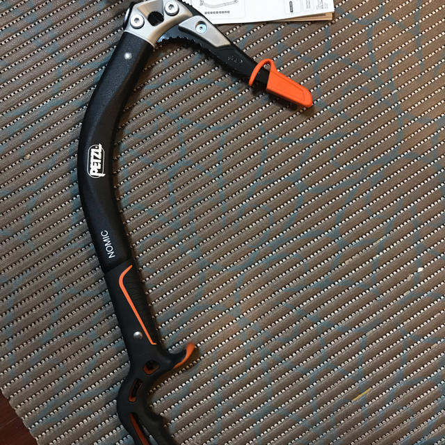 アイスアッ】 ヤフオク! - Petzl ペツル ノミック アイスアックス 2本
