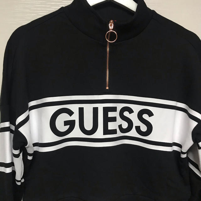 GUESS(ゲス)のGUESSトレーナー レディースのトップス(トレーナー/スウェット)の商品写真