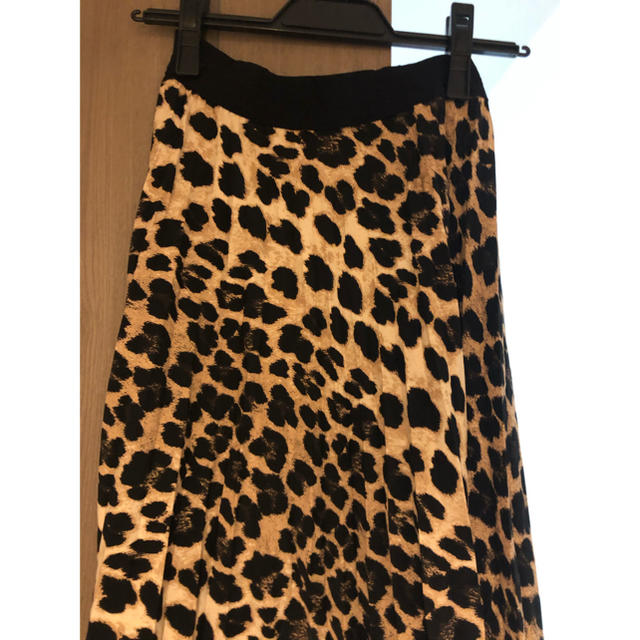 ZARA(ザラ)のZARA  ヒョウ柄スカート レディースのスカート(ひざ丈スカート)の商品写真