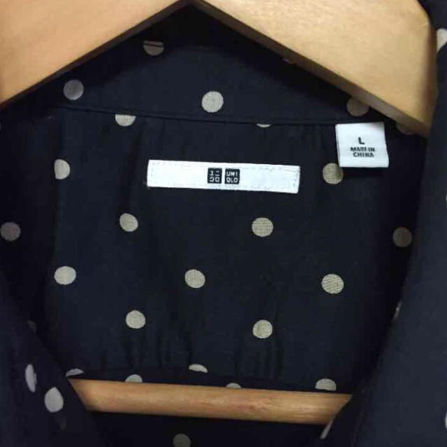 UNIQLO(ユニクロ)のユニクロドットシャツLサイズ レディースのトップス(シャツ/ブラウス(長袖/七分))の商品写真