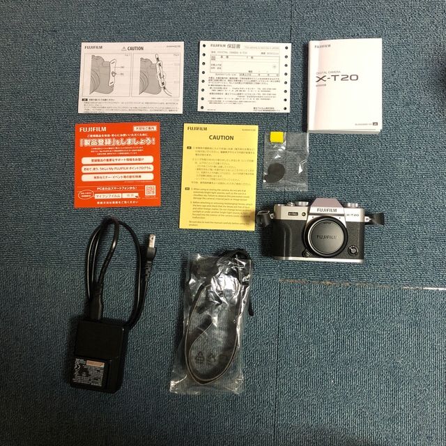 富士フイルム(フジフイルム)のFUJIFILM X−T20 x-t20 SILVER ボディのみ スマホ/家電/カメラのカメラ(ミラーレス一眼)の商品写真