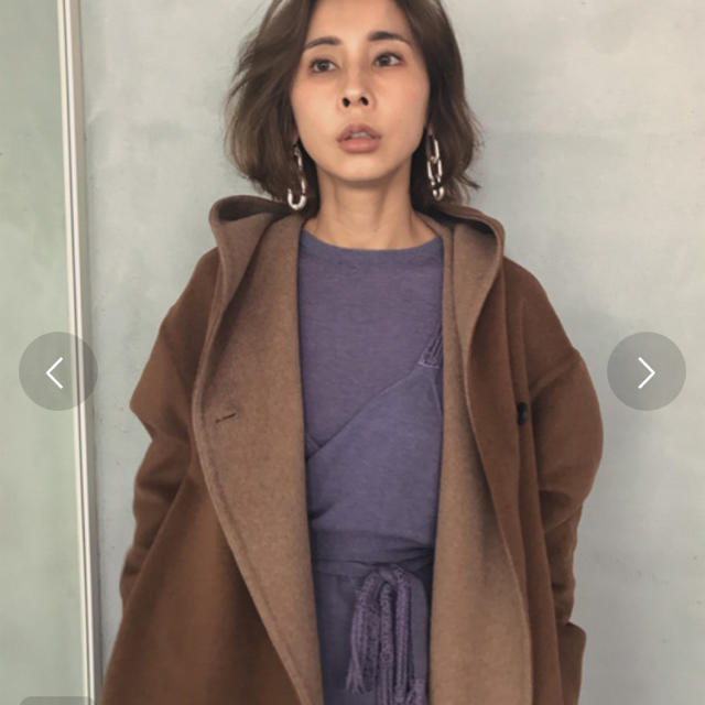 Ameri VINTAGE(アメリヴィンテージ)のAMERI  キャメルREVER HOODED COAT レディースのジャケット/アウター(ロングコート)の商品写真