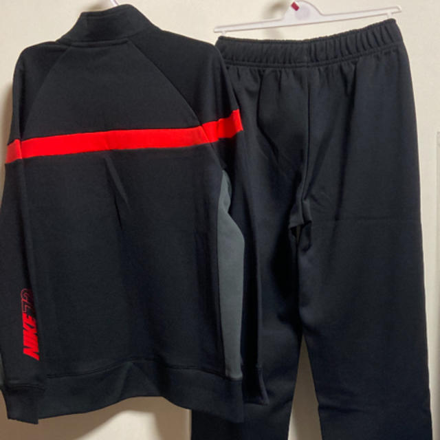 NIKE(ナイキ)の新品 NIKE ジャージ上下 150 キッズ/ベビー/マタニティのキッズ服男の子用(90cm~)(その他)の商品写真