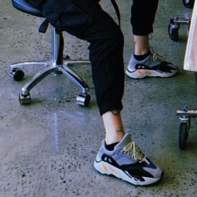 yeezy boost 700 2