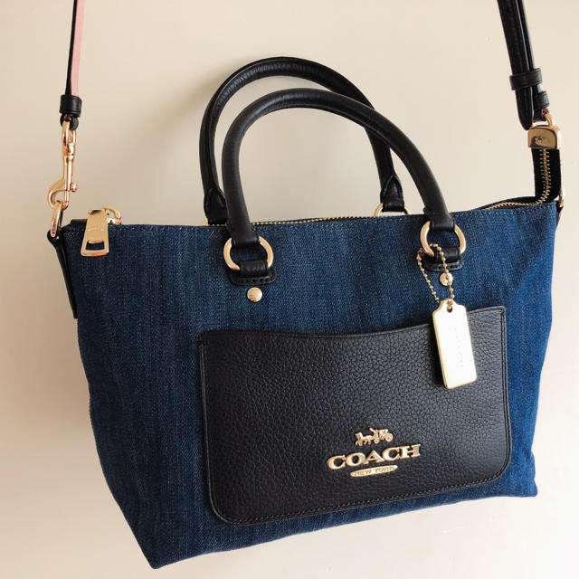 COACH(コーチ)の【美品】コーチUSAアウトレット2019年春夏デニムバッグ レディースのバッグ(ショルダーバッグ)の商品写真