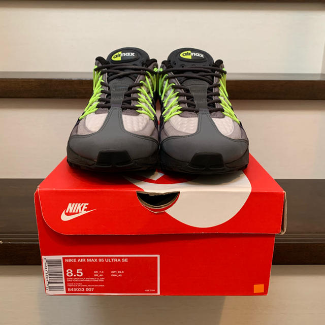 NIKE(ナイキ)のNIKE AIR MAX 95 ULTRA SE メンズの靴/シューズ(スニーカー)の商品写真