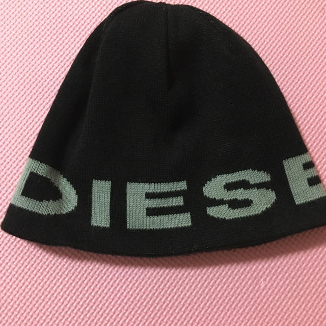 DIESEL(ディーゼル)のDIESEL ニット帽　黒　リバーシブル メンズの帽子(ニット帽/ビーニー)の商品写真