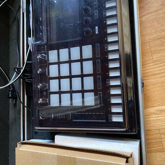 Pioneer(パイオニア)のパイオニアDJ  TORAIZ SP-16&ケース、カバー付き 楽器のDJ機器(DJコントローラー)の商品写真