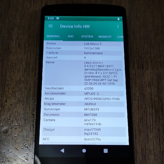 Nexus5 16GB EM　ブラック スマホ/家電/カメラのスマートフォン/携帯電話(スマートフォン本体)の商品写真