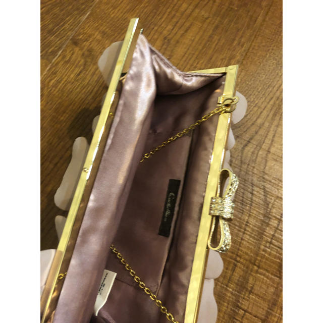 AIMER(エメ)のカシェリエ シフォンフリル クラッチパーティーバッグ レディースのバッグ(クラッチバッグ)の商品写真