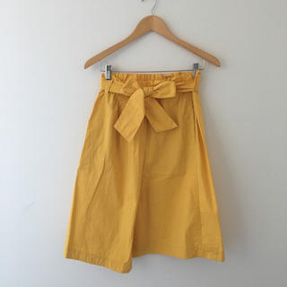 トゥモローランド(TOMORROWLAND)のマカフィー スカート 黄色 イエロー 美品(ひざ丈スカート)