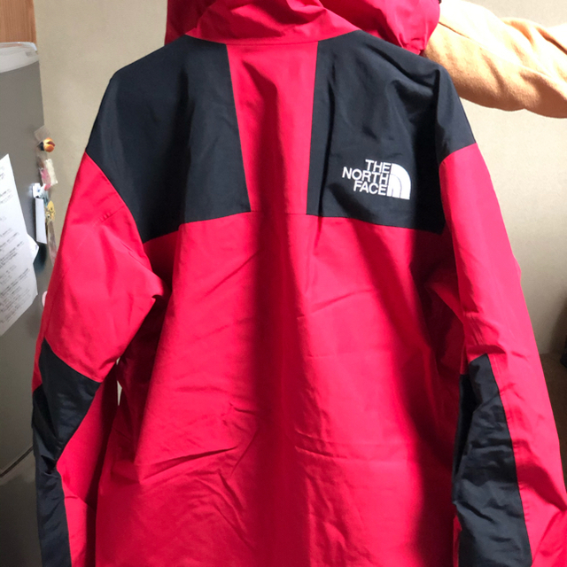 THE NORTH FACE(ザノースフェイス)の最終値下新品未使用品 USAモデル マウンテン ジャケット レッドノースフェイス メンズのジャケット/アウター(ナイロンジャケット)の商品写真