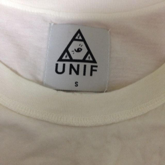 UNIF(ユニフ)のunif Tシャツ 半袖アメカジ ユニフ レディースのトップス(Tシャツ(半袖/袖なし))の商品写真