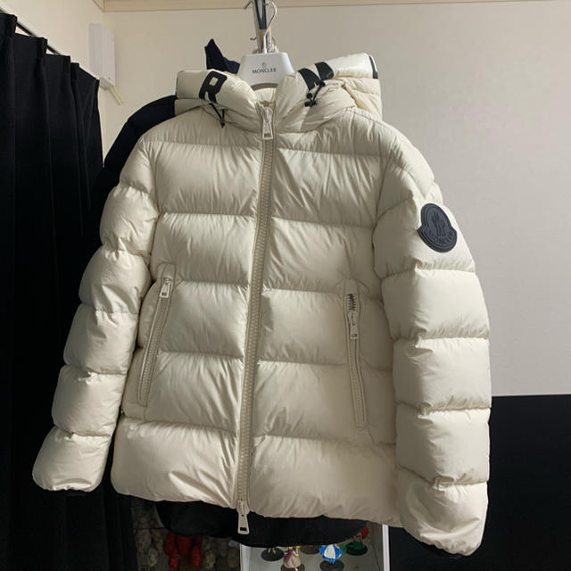 MONCLER(モンクレール)のモンクレールダウン メンズのジャケット/アウター(ダウンジャケット)の商品写真