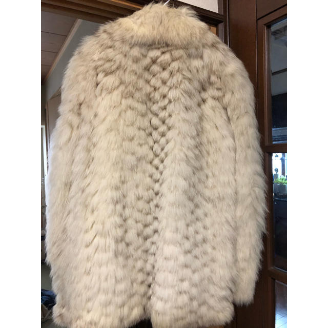 フォックス毛皮コート レディースのジャケット/アウター(毛皮/ファーコート)の商品写真