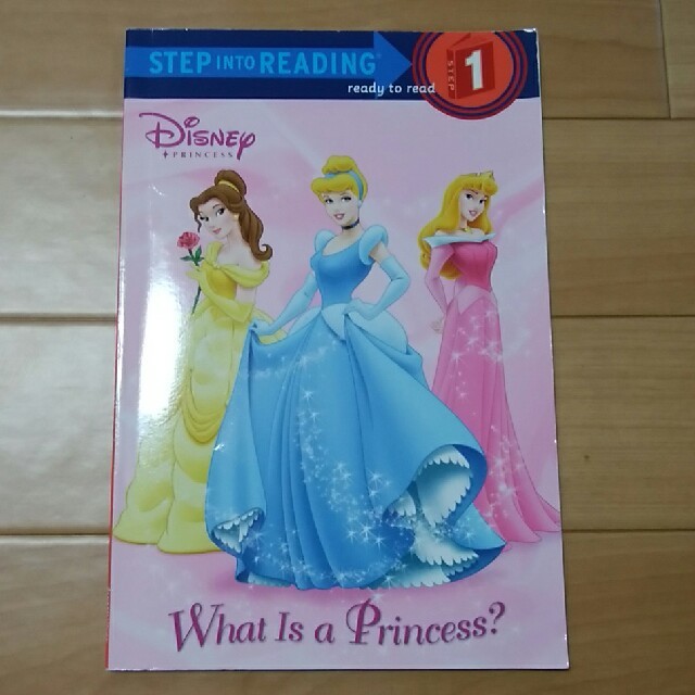 Disney(ディズニー)の(洋書)ディズニープリンセス　What  Is a Princess? エンタメ/ホビーの本(洋書)の商品写真