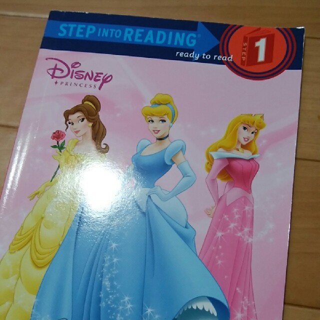 Disney(ディズニー)の(洋書)ディズニープリンセス　What  Is a Princess? エンタメ/ホビーの本(洋書)の商品写真