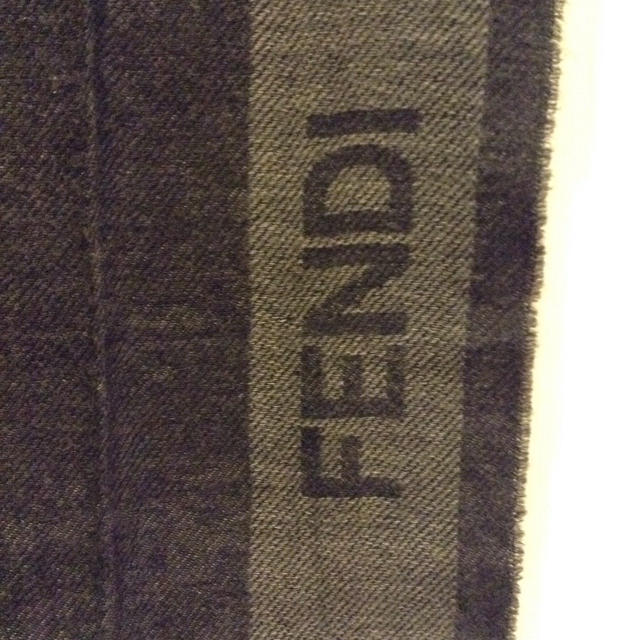 FENDI(フェンディ)の極美品♡フェンディの薄手のマフラー♡ メンズのファッション小物(マフラー)の商品写真