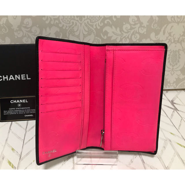 CHANEL(シャネル)のCHANEL カンボンライン 二つ折り 長財布 黒×白 レディースのファッション小物(財布)の商品写真