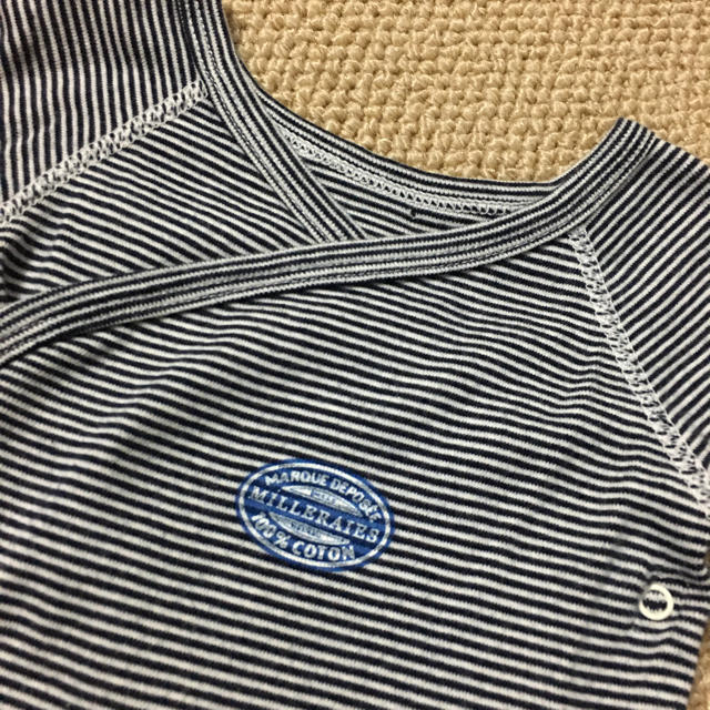 PETIT BATEAU(プチバトー)の(6m/67㎝)■プチバトー/PETITBATEAU■ボーダー前開きロンパース キッズ/ベビー/マタニティのベビー服(~85cm)(肌着/下着)の商品写真