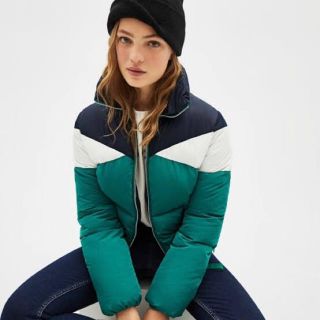 ベルシュカ(Bershka)のBershka アウター(ダウンジャケット)