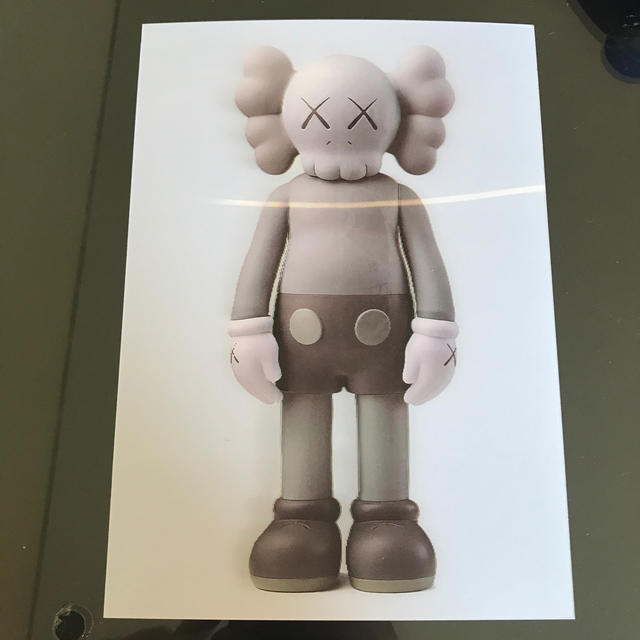 ノベルティグッズKAWS NGV ポストカード