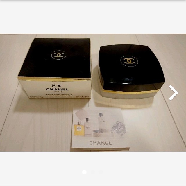 CHANEL(シャネル)のCHANEL シャネル POUDRE APRES BAIN プードルアプレバン コスメ/美容のベースメイク/化粧品(フェイスパウダー)の商品写真