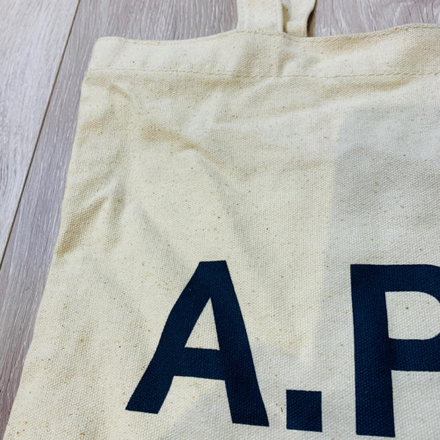 A.P.C(アーペーセー)のA.P.C. キャンバスバッグ レディースのバッグ(トートバッグ)の商品写真