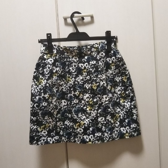 JEANASIS(ジーナシス)のJEANASIS 膝上スカート レディースのスカート(ミニスカート)の商品写真