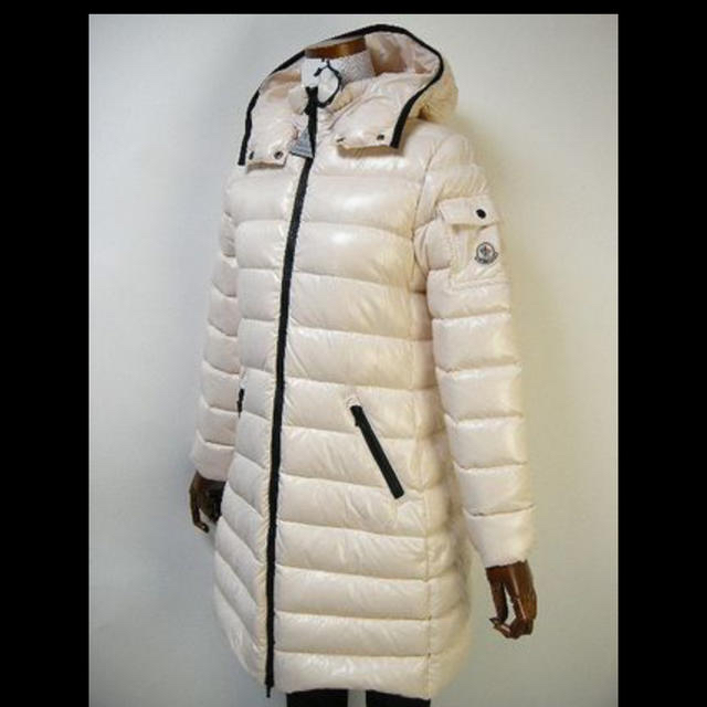 定価159000円　ハワイで購入したMONCLER 白　ダウンコートジャケット/アウター