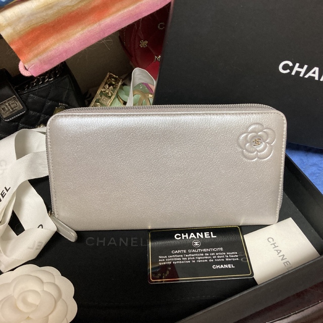 予約】 CHANEL - 超美品☆可愛い☆CHANEL☆カメリア☆長財布☆ 財布