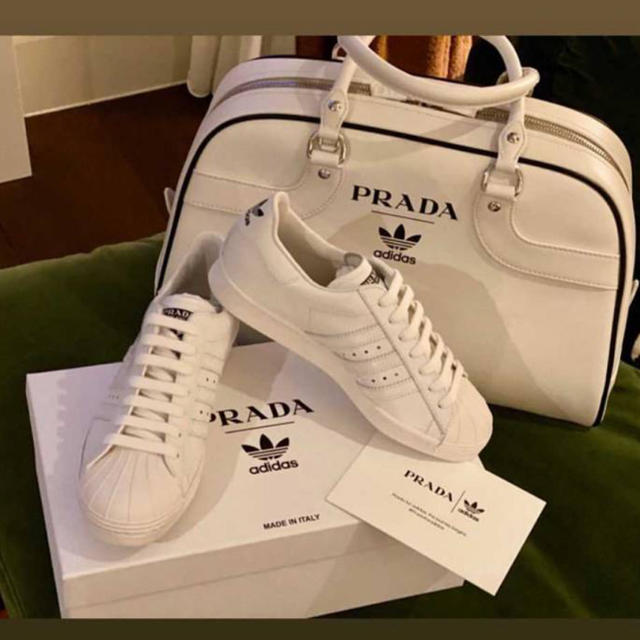 PRADA(プラダ)の世界限定 700セット プラダ × アディダス レディースの靴/シューズ(スニーカー)の商品写真