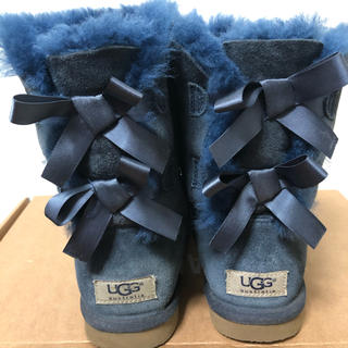 アグ(UGG)の❗️最終価格❗️UGG ムートンブーツファーブルーネイビー　リボンブーツ　靴　冬(ブーツ)