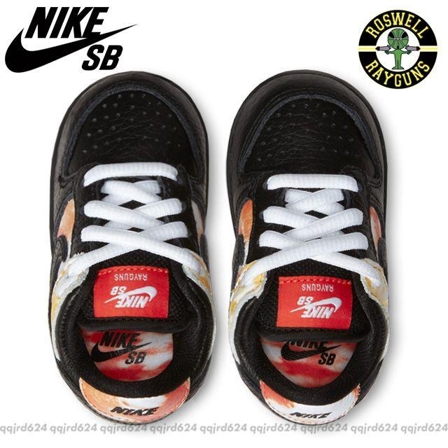 NIKE(ナイキ)の15cm★NIKE SB★DUNK LOW ROSWELL RAYGUNS  キッズ/ベビー/マタニティのキッズ靴/シューズ(15cm~)(スニーカー)の商品写真