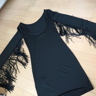 エイチアンドエム(H&M)のフリンジワンピース(ミニワンピース)