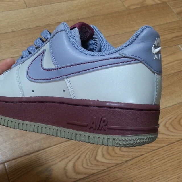 NIKE(ナイキ)の新品同様☆NIKE AIRFORCE レディースの靴/シューズ(スニーカー)の商品写真