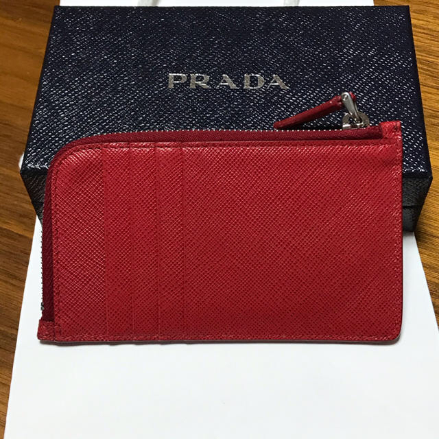 PRADA(プラダ)のPRADA プラダ　サフィアーノ　コインケース　新品　2019コレクション限定品 メンズのファッション小物(コインケース/小銭入れ)の商品写真