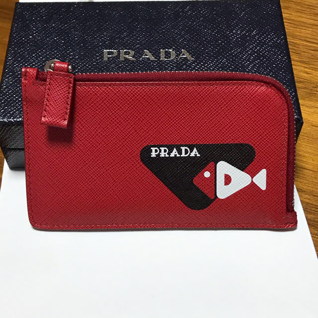 PRADA(プラダ)のPRADA プラダ　サフィアーノ　コインケース　新品　2019コレクション限定品 メンズのファッション小物(コインケース/小銭入れ)の商品写真