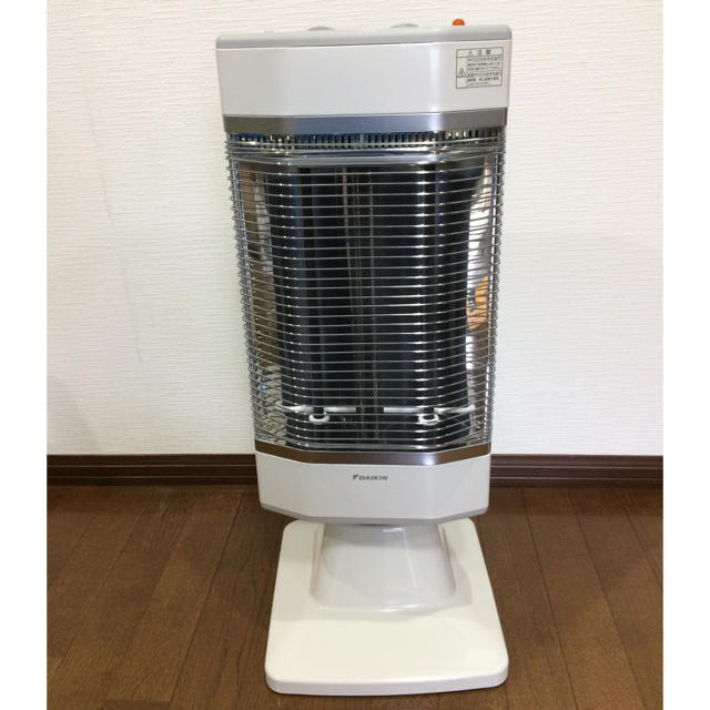 DAIKIN(ダイキン)のダイキン  セラムヒート ERFT11KS  値下げしました！ スマホ/家電/カメラの冷暖房/空調(電気ヒーター)の商品写真